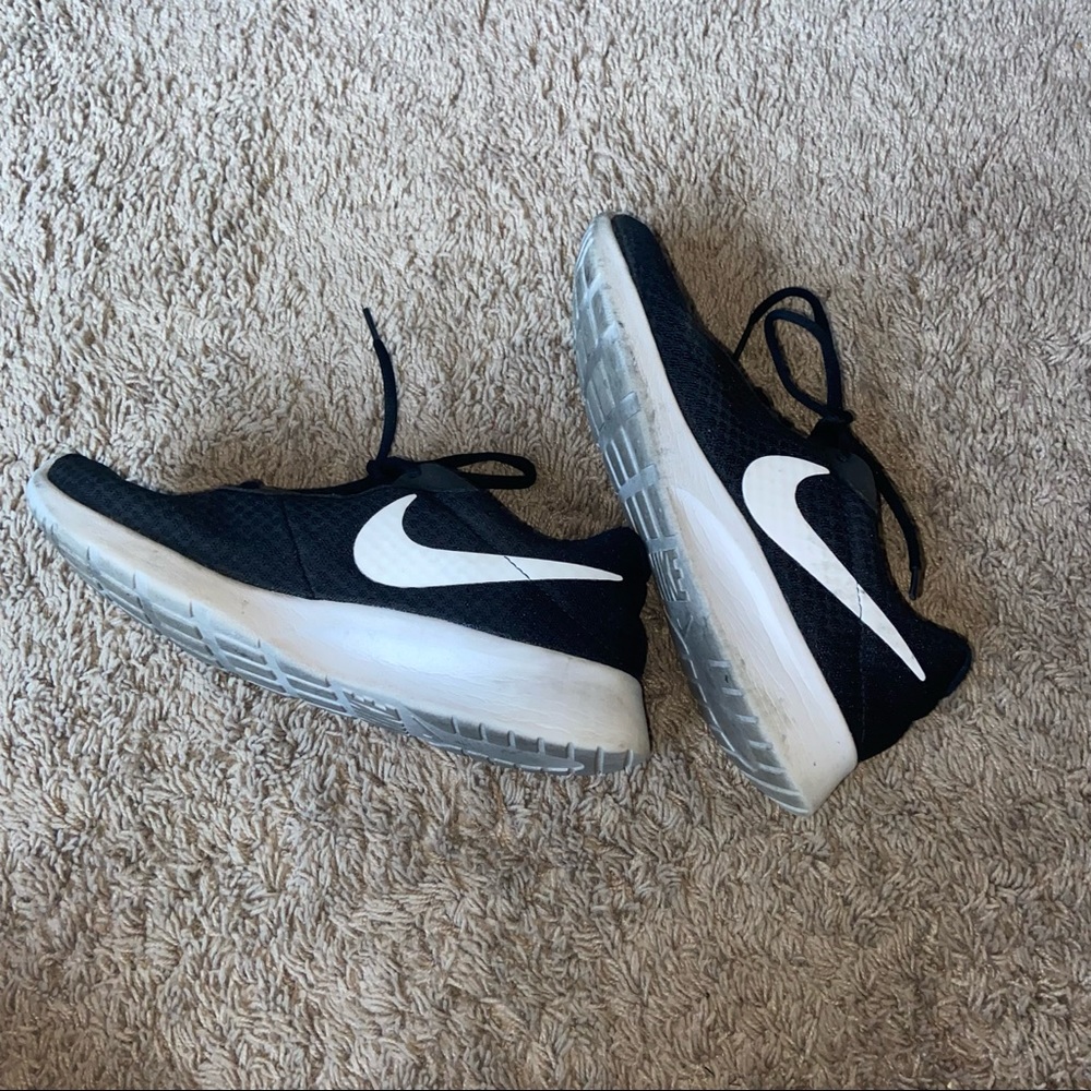 nike tanjuns - womens 8